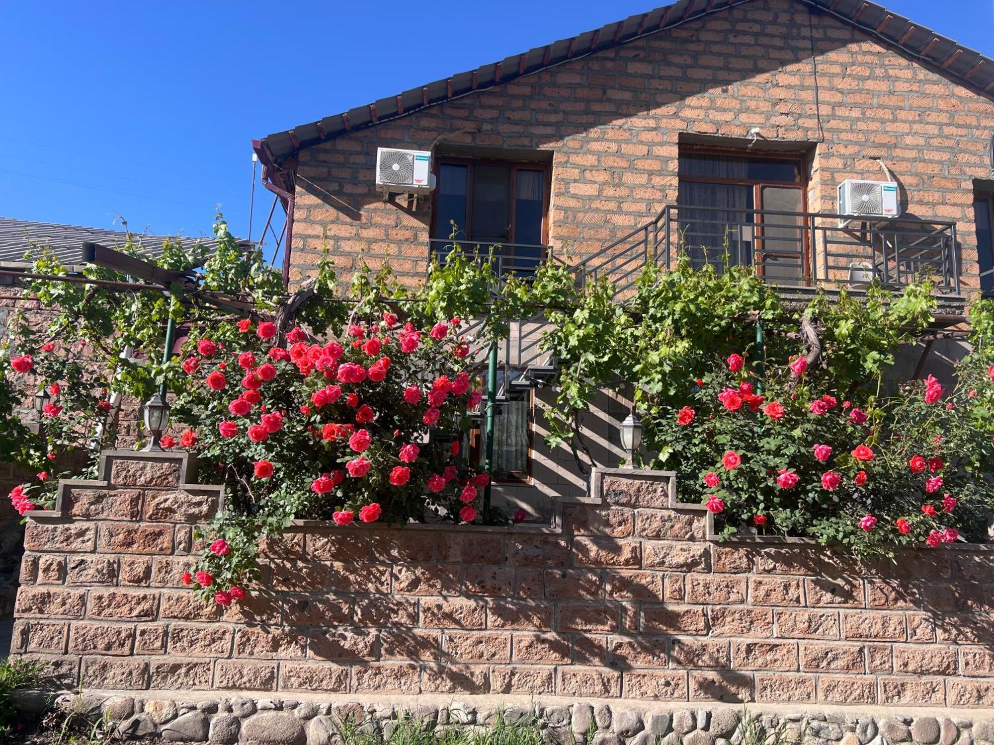 Areni Wine Cellar Hotel Bagian luar foto